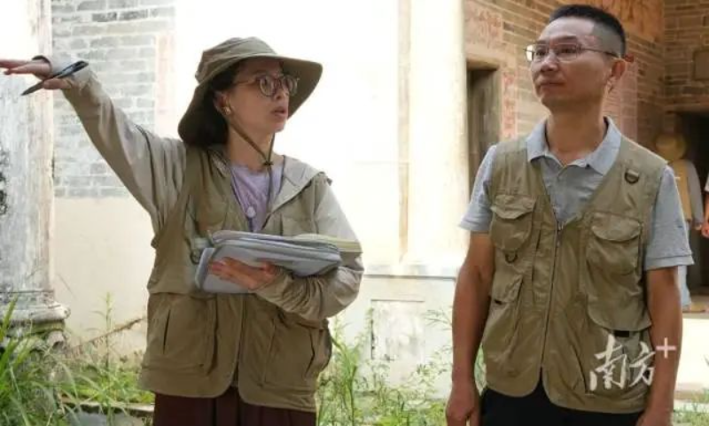 鐘旭率隊進(jìn)行文物普查 圖片